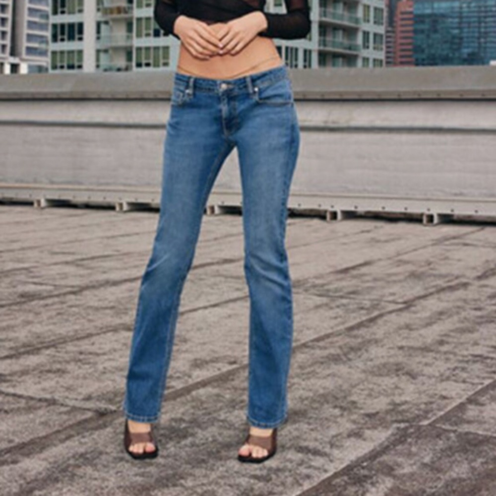 NWT Forever 21 || Woman’s Low-Rise Bootcut Jeans size 31 x 32